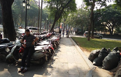 Xem xét xử lý hình sự chủ bãi giữ xe trái phép