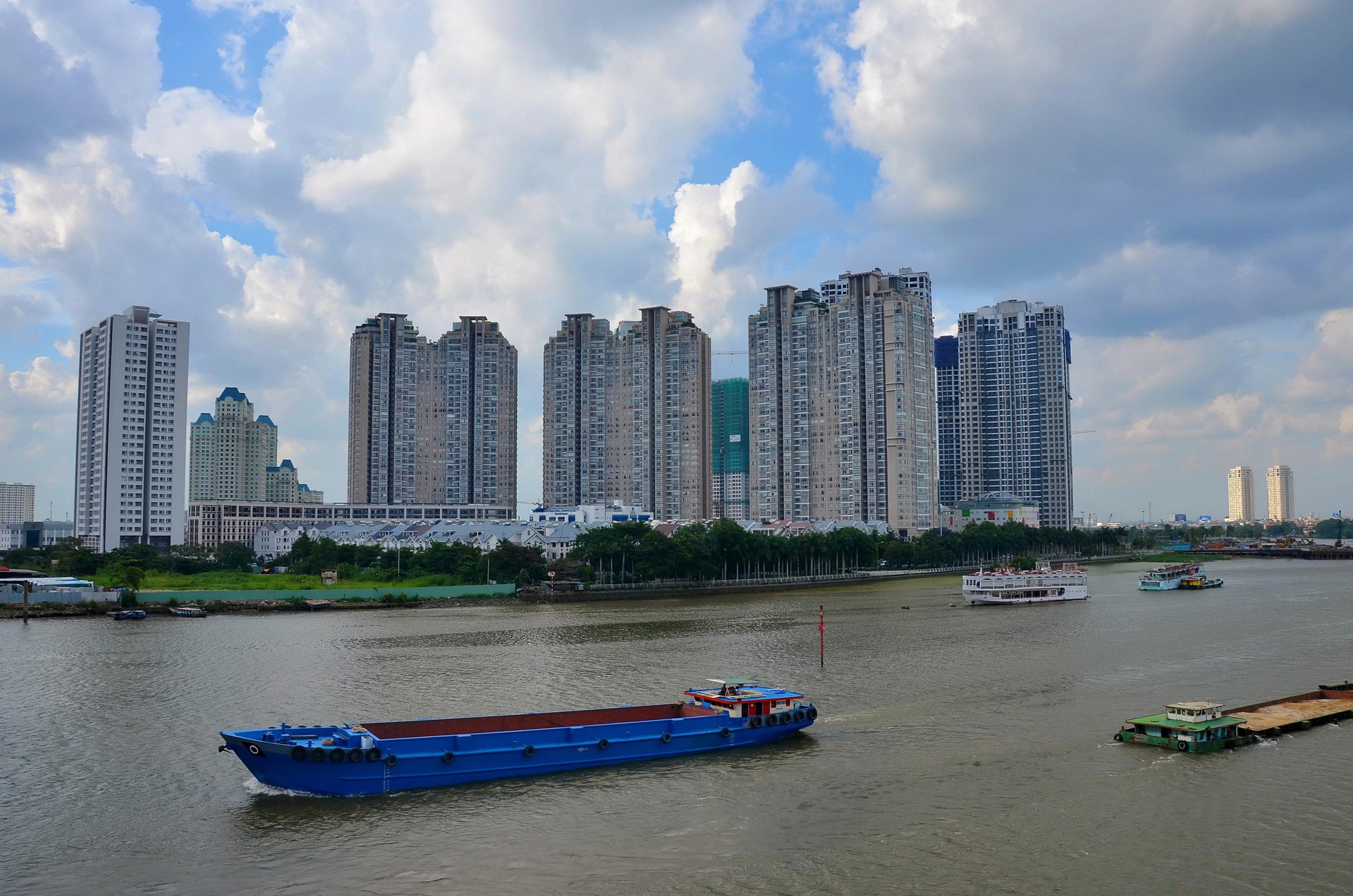 TP HCM khát vọng vươn cao