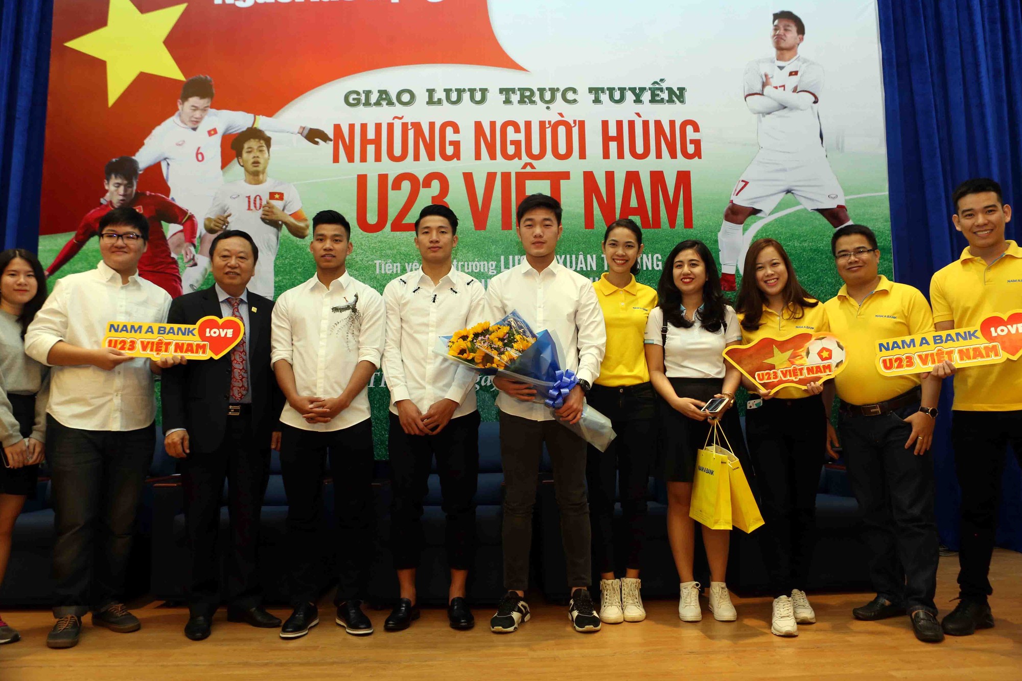 Giao lưu U23 Việt Nam: Xuân Trường bị CĐV đặt câu hỏi khó - Ảnh 23.