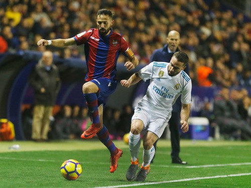 Rượt đuổi tỉ số điên rồ, Real Madrid vuột chiến thắng trước Levante