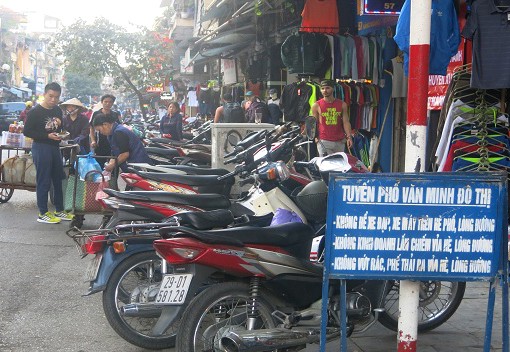 Trị "tham nhũng" vỉa hè