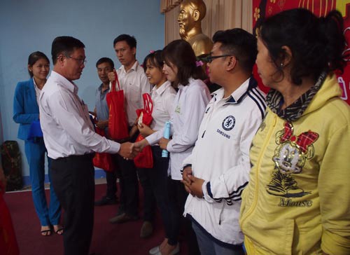 Chăm lo Tết cho người lao động khó khăn