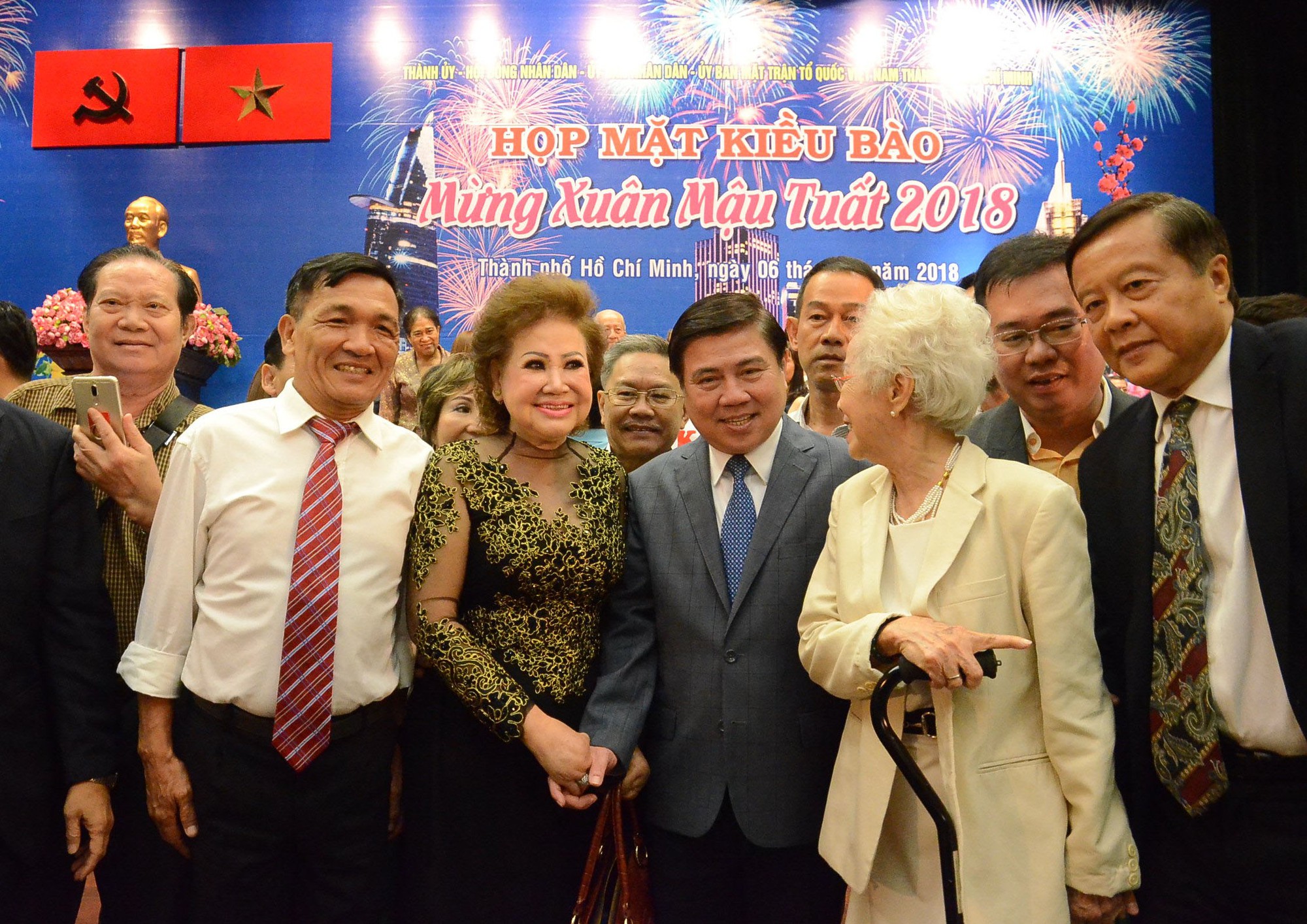 Kiều bào ấm áp với Xuân quê hương