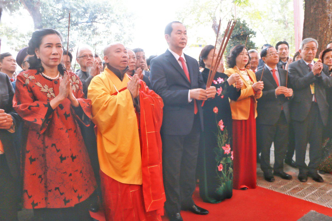 Chủ tịch nước dâng hương tại Điện Kính Thiên