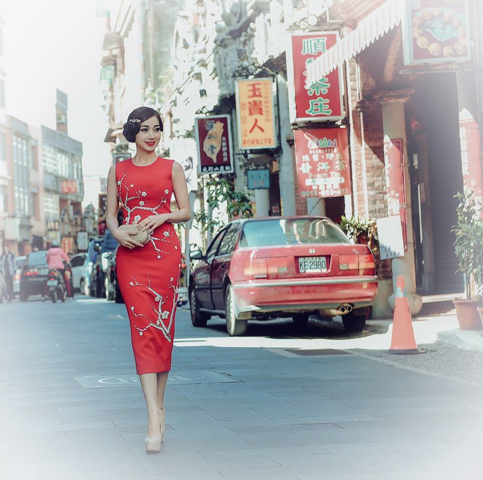 Hoa hậu Hồng Tươi xinh đẹp b&ecirc;n Nam vương Nguyễn Hải Qu&acirc;n - Ảnh 4.