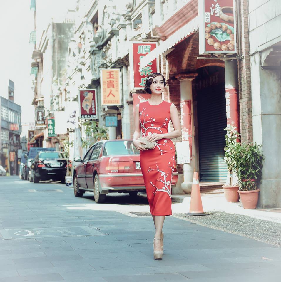 Hoa hậu Hồng Tươi xinh đẹp b&ecirc;n Nam vương Nguyễn Hải Qu&acirc;n - Ảnh 2.