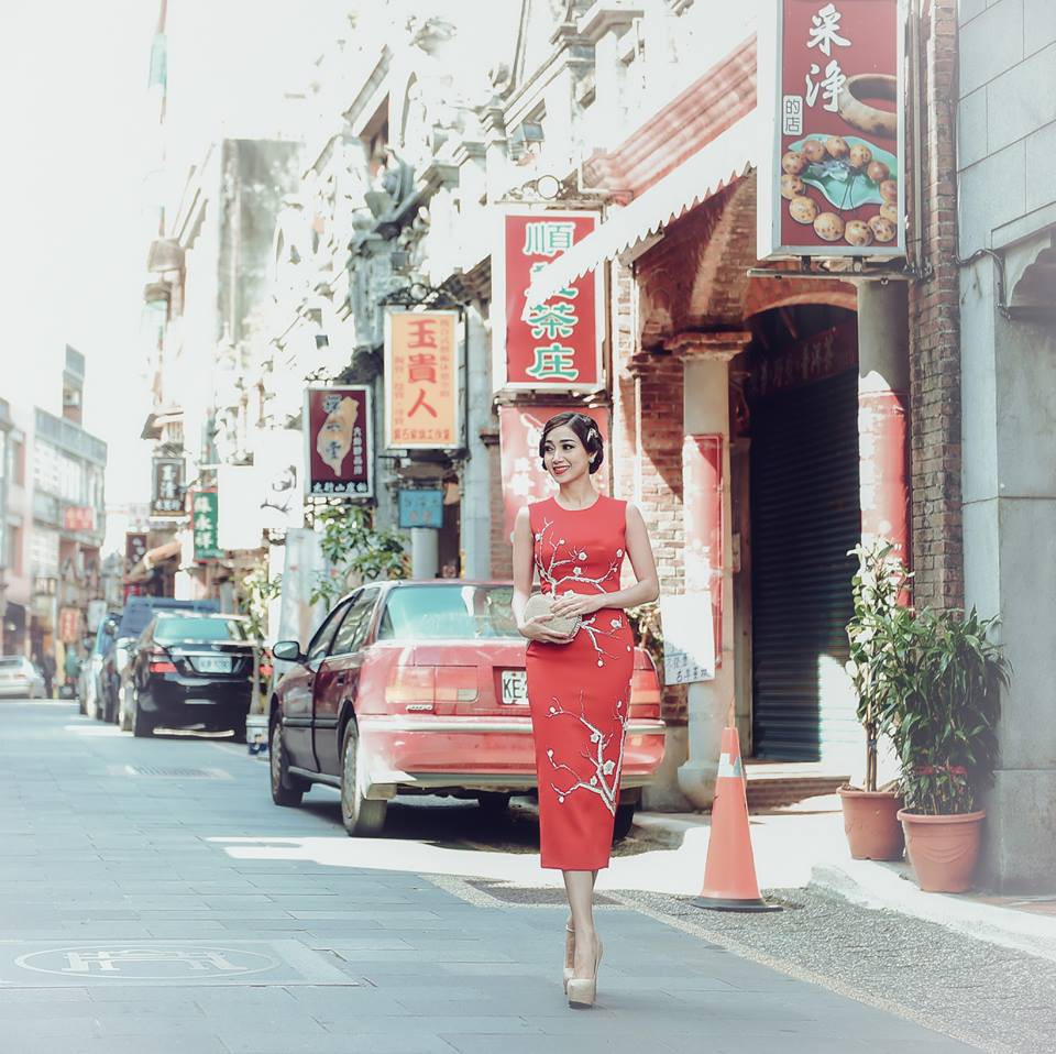 Hoa hậu Hồng Tươi xinh đẹp b&ecirc;n Nam vương Nguyễn Hải Qu&acirc;n - Ảnh 1.