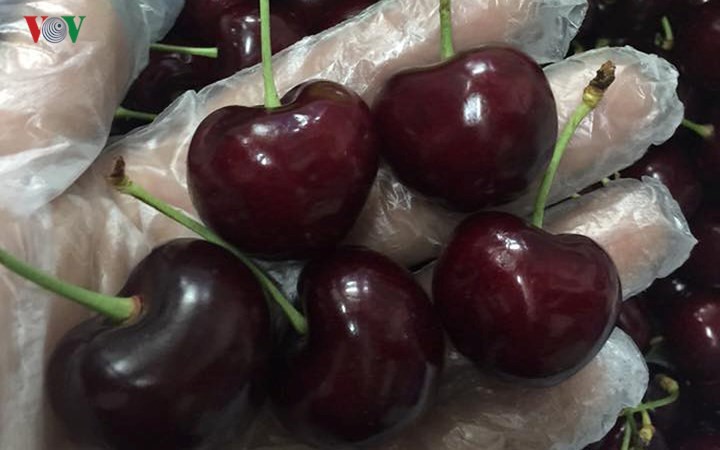 Loạn gi&aacute; cherry nhập ngoại ng&agrave;y cận Tết - Ảnh 3.