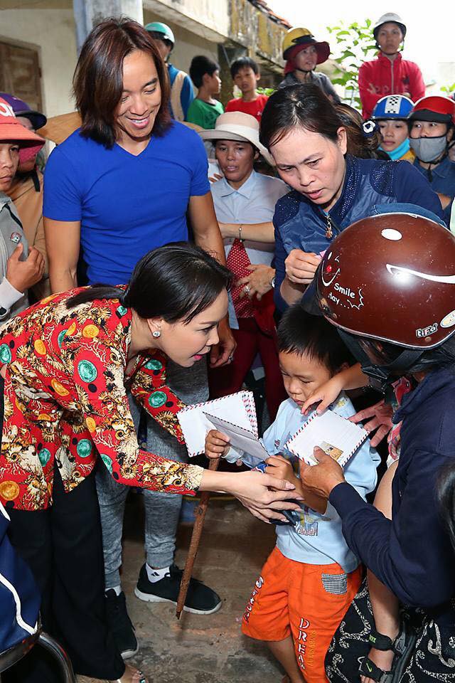 NSND Lý Huỳnh rơi nước mắt gặp lại người xưa - Ảnh 6.