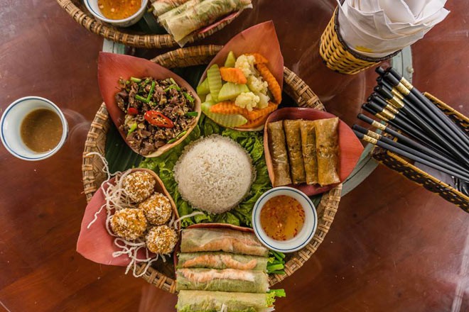 Đến Vạn L&yacute; Trường Th&agrave;nh phi&ecirc;n bản Việt thưởng thức đặc sản ngon qu&ecirc;n sầu - Ảnh 2.