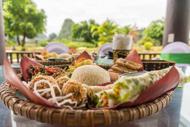 Đến Vạn L&yacute; Trường Th&agrave;nh phi&ecirc;n bản Việt thưởng thức đặc sản ngon qu&ecirc;n sầu - Ảnh 3.