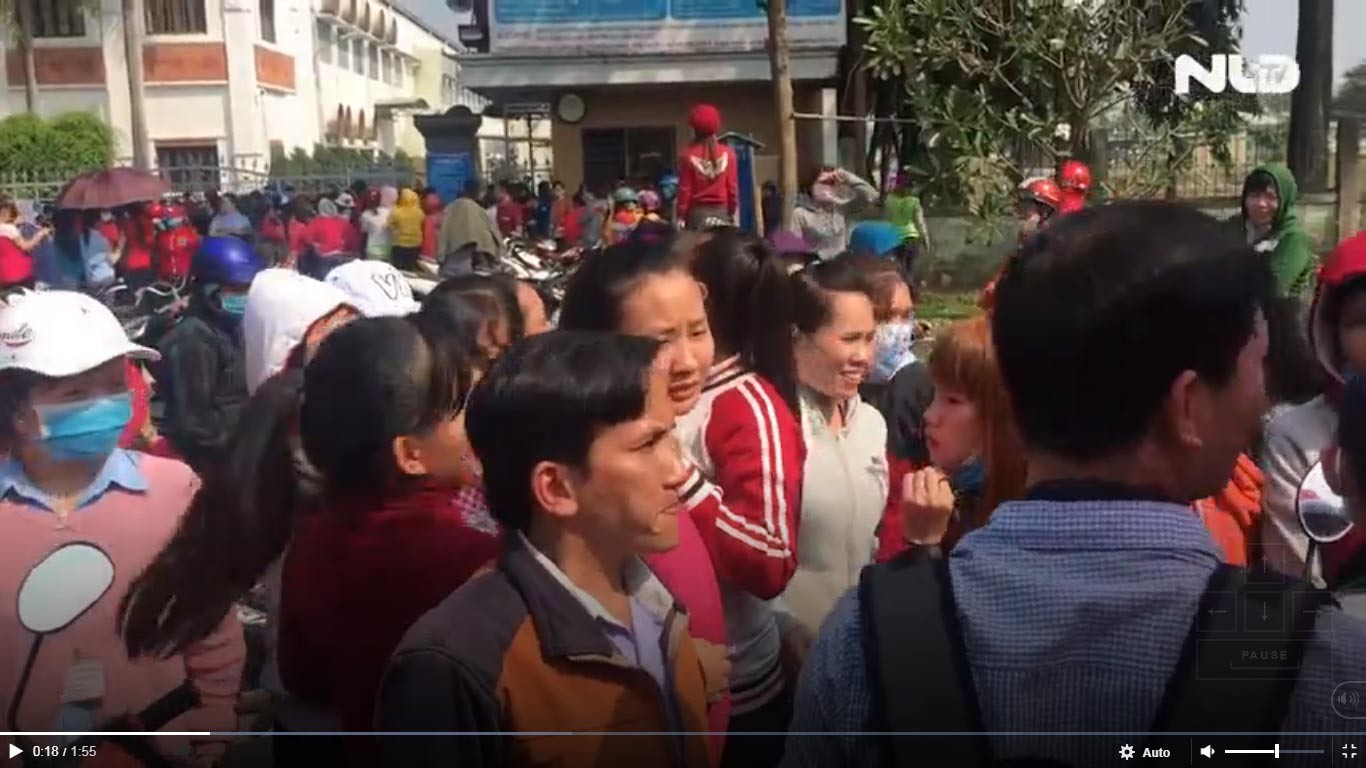 Gần 1.000 công nhân vây công ty đòi lương