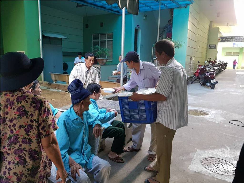Tiệm rửa xe, nơi hội tụ những tấm lòng cao cả - Ảnh 7.