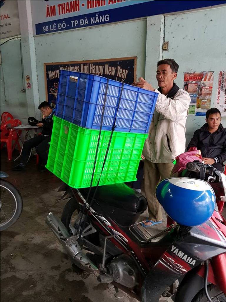 Tiệm rửa xe, nơi hội tụ những tấm lòng cao cả - Ảnh 4.