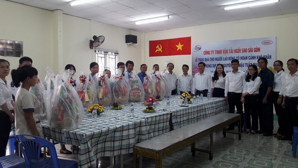 Khắp nơi lo Tết cho c&ocirc;ng nh&acirc;n kh&oacute; khăn - Ảnh 1.