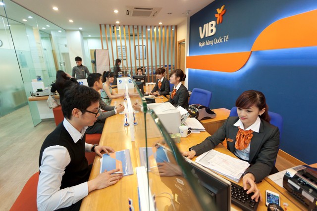 VIB d&agrave;nh tặng hơn 7 tỉ đồng qu&agrave; tặng cho kh&aacute;ch h&agrave;ng gửi tiết kiệm - Ảnh 1.