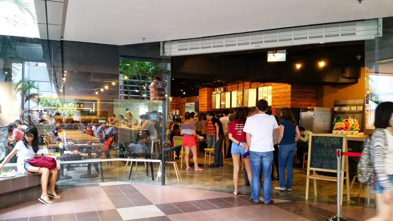 Khu ăn uống sang trọng kh&oacute; tin của ĐHQG Singapore - Ảnh 2.
