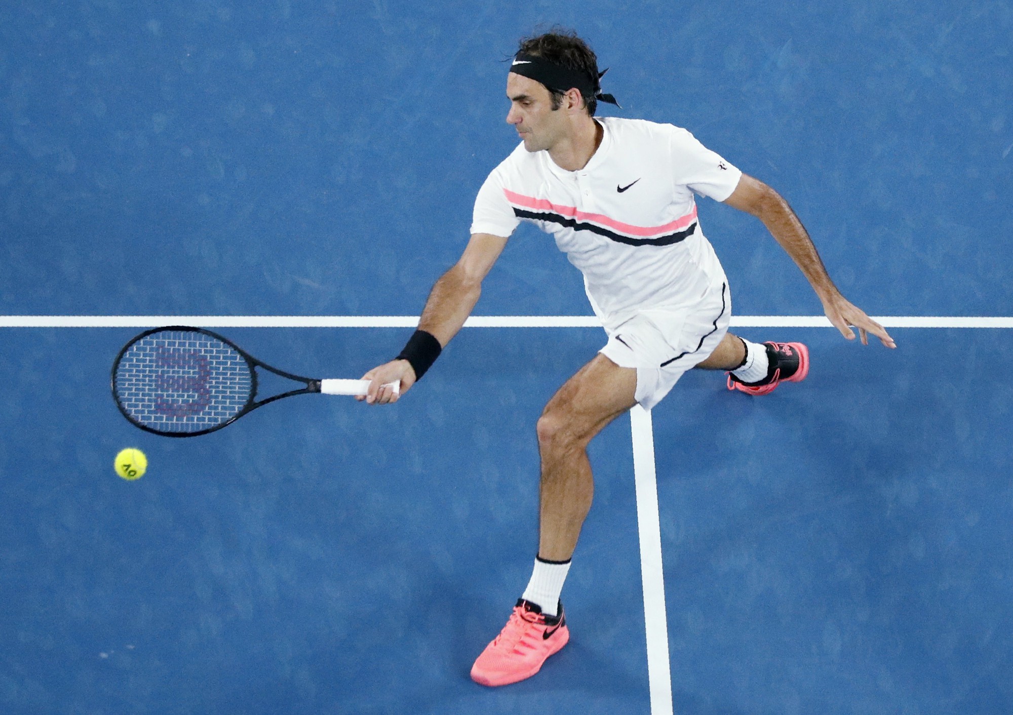 Nadal ch&iacute;nh thức gi&agrave;nh v&eacute; v&agrave;o tứ kết, Djokovic v&agrave; Federer vẫn b&aacute;m đuổi - Ảnh 5.