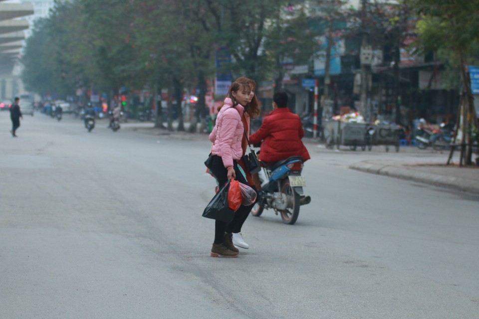 Ng&agrave;y đầu người đi bộ sai luật c&oacute; thể bị phạt t&ugrave; đến 15 năm - Ảnh 6.