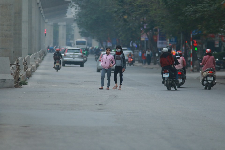 Ng&agrave;y đầu người đi bộ sai luật c&oacute; thể bị phạt t&ugrave; đến 15 năm - Ảnh 7.