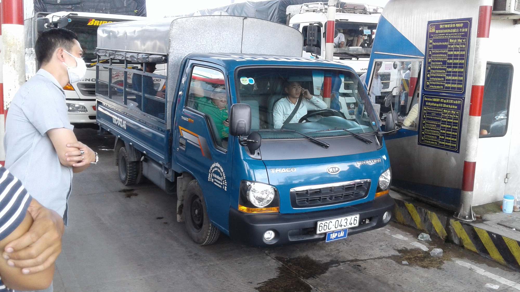 Tài xế dùng đủ các “chiêu” phản ứng BOT Cần Thơ – Phụng Hiệp - Ảnh 5.