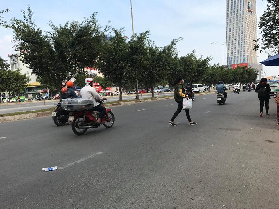 Người S&agrave;i G&ograve;n &iacute;t biết đi bộ sai sẽ ngồi t&ugrave; - Ảnh 2.