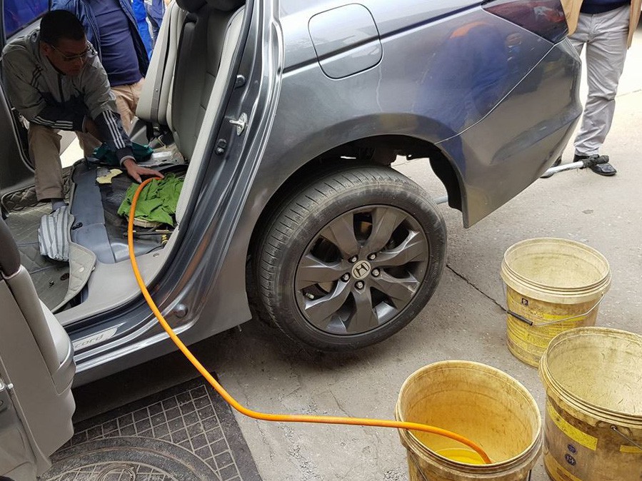 Bình xăng 65 lít đổ được 80 lít?