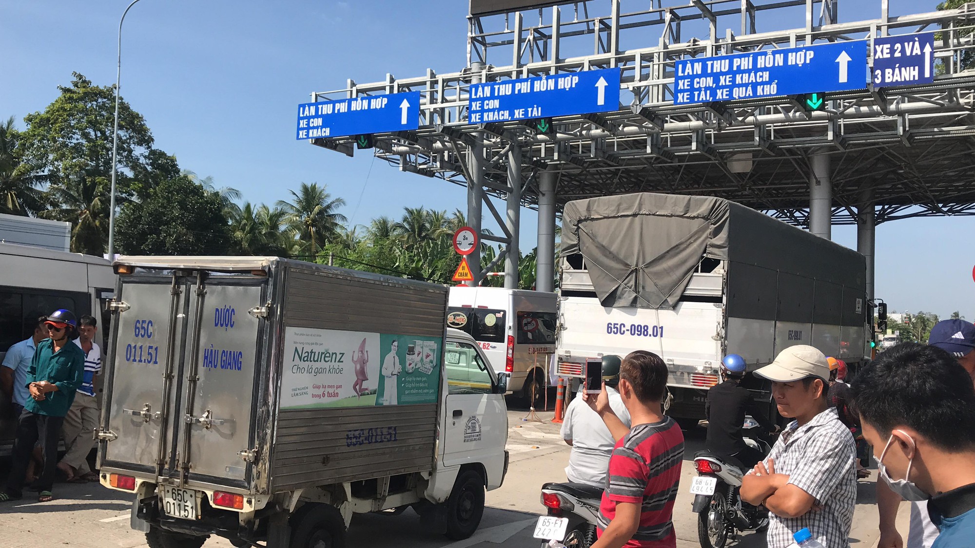 Tài xế phản ứng BOT T1, ùn tắc kéo dài trên QL91