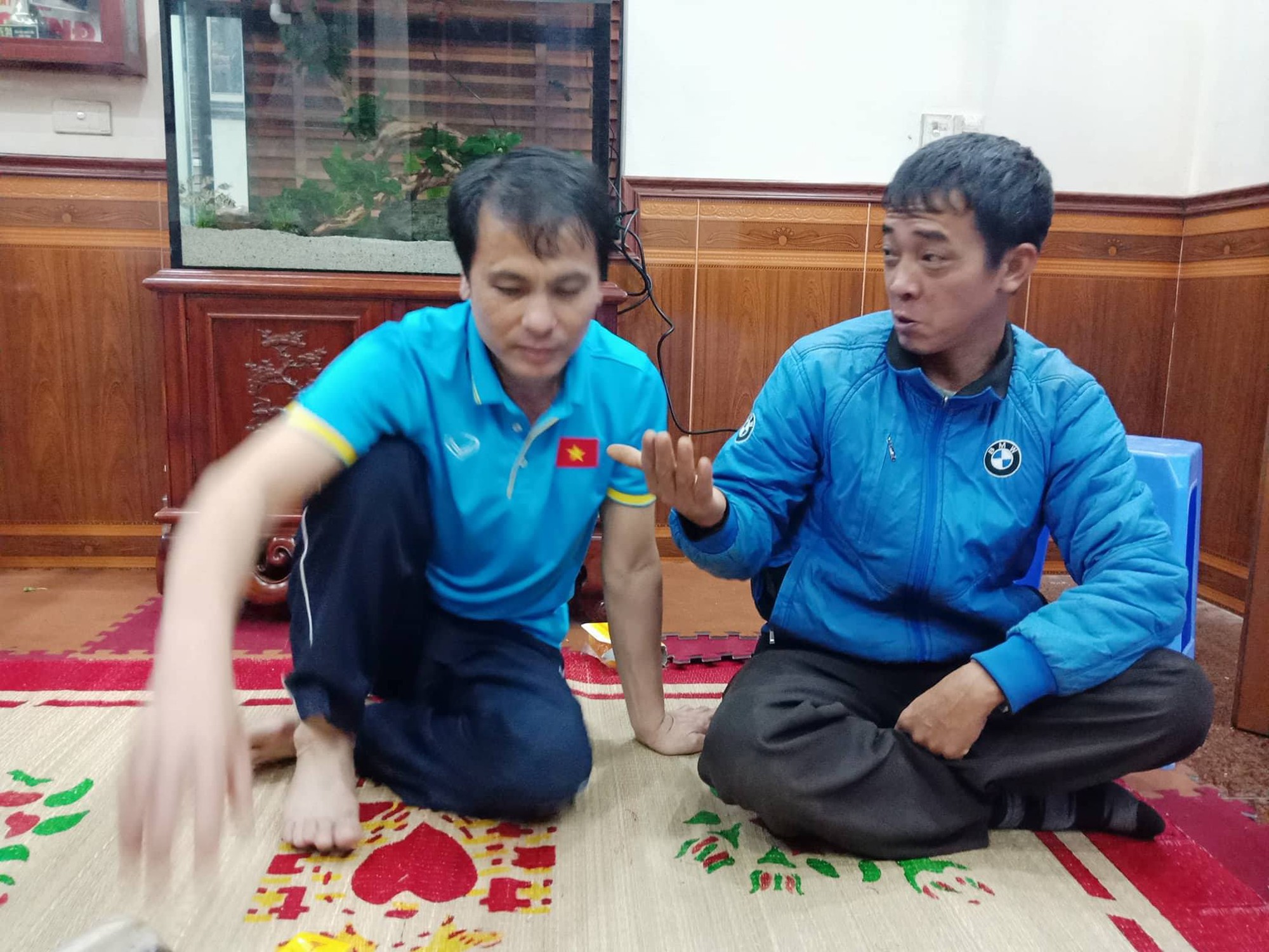 V&igrave; sao bố mẹ Quang Hải ph&acirc;n v&acirc;n sang Trung Quốc xem U23 Việt Nam đ&aacute; chung kết? - Ảnh 1.