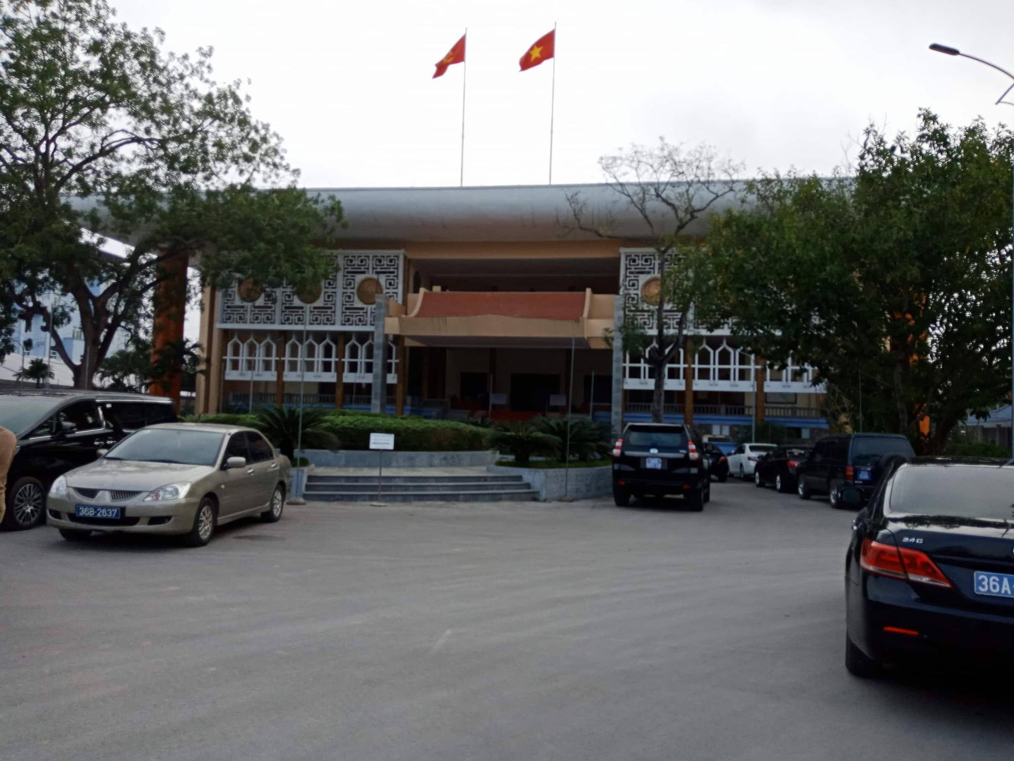 HĐND họp bất thường bãi nhiệm ông Ngô Văn Tuấn, báo chí không được dự