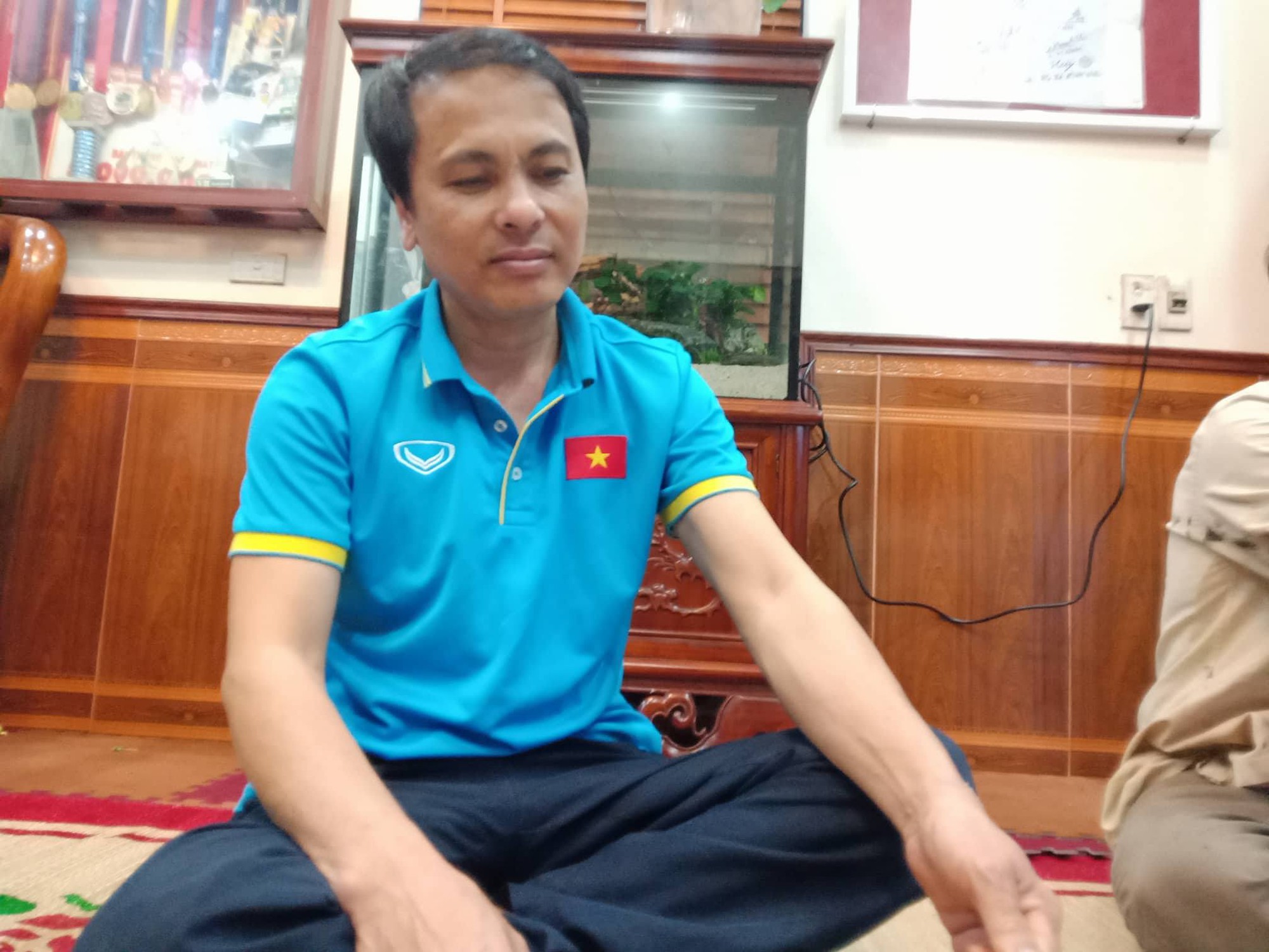 V&igrave; sao bố mẹ Quang Hải ph&acirc;n v&acirc;n sang Trung Quốc xem U23 Việt Nam đ&aacute; chung kết? - Ảnh 6.