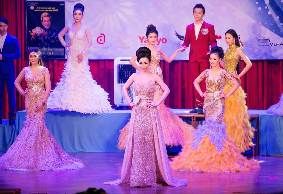 Chung Ỷ Li&ecirc;n: Đăng quang Ngai v&agrave;ng điện ảnh 2017 - Ảnh 4.