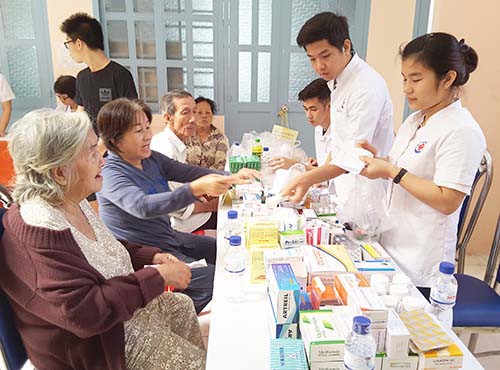 VWS cùng chung tay chăm lo cho người nghèo ở Bình Chánh - Ảnh 3.