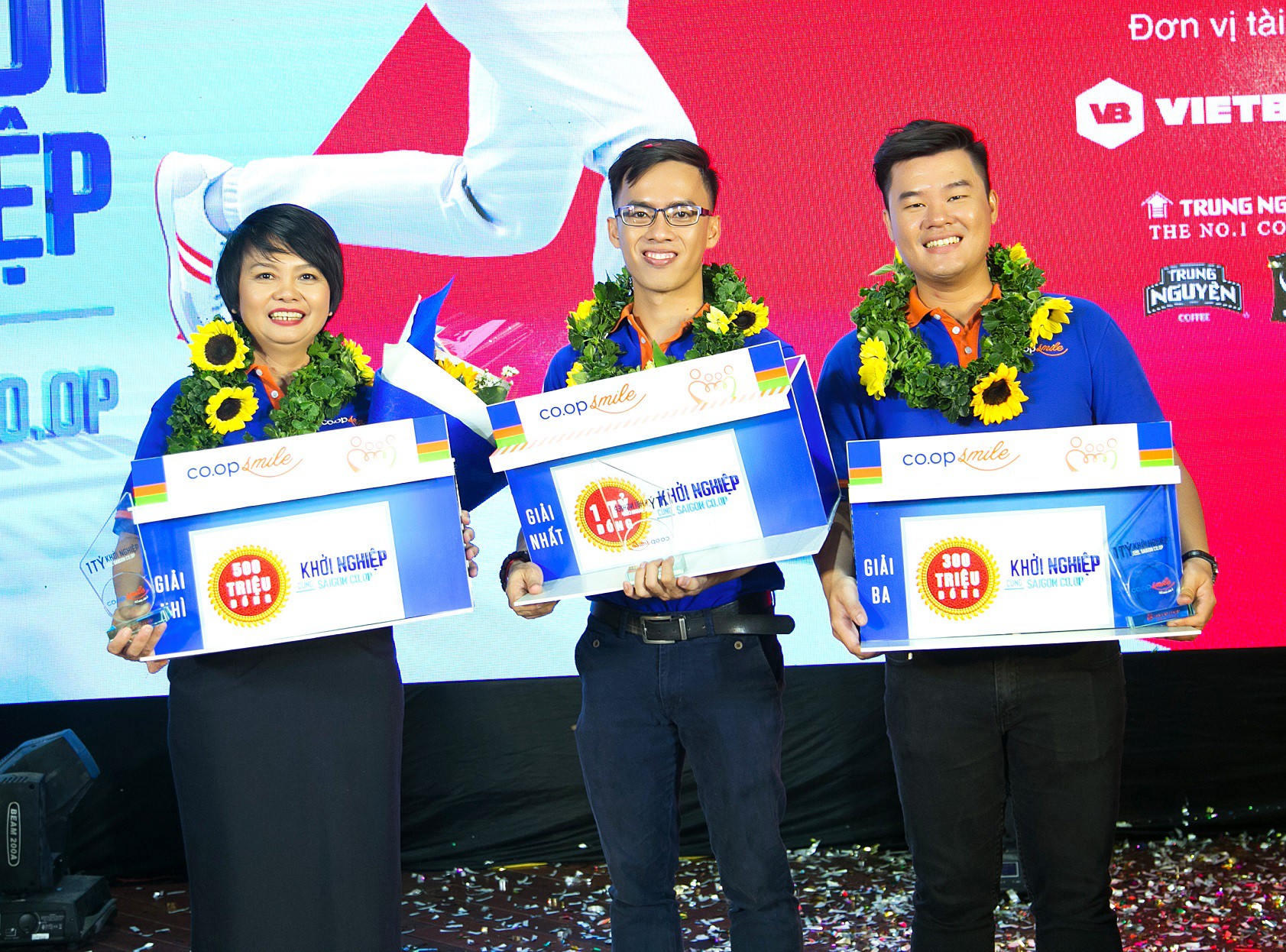 Chủ nhân cửa hàng Co.op Smile trị giá 1 tỉ đồng đã lộ diện