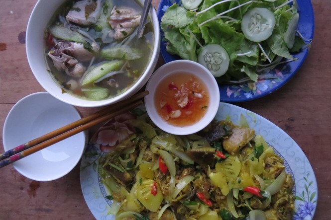 Ăn canh chua c&aacute; đuối, m&ecirc; đến gi&agrave;! - Ảnh 2.
