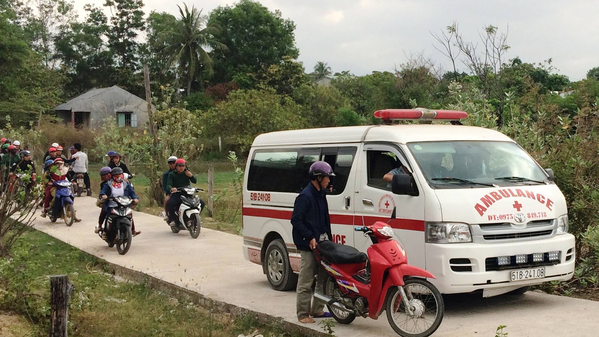 Tìm thấy thi thể 3 học sinh đuối nước trên sông Ba