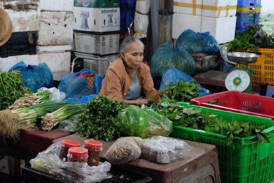 Ngôi chợ Sài Gòn tồn tại hơn nửa thế kỷ, bán cả ngày lẫn đêm