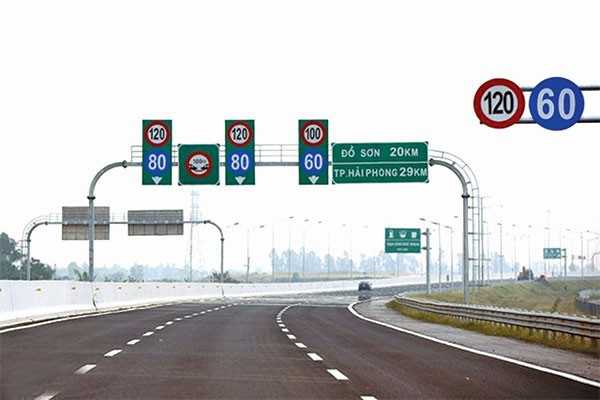 Những lỗi nào lái xe hay mắc phải trên đường cao tốc? - Ảnh 9.