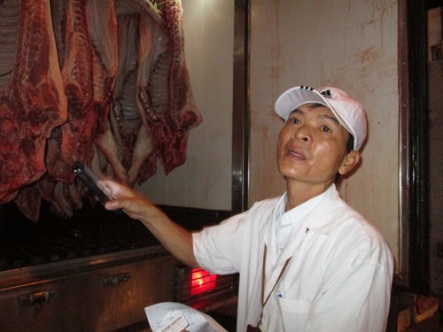 Xử l&yacute; vi phạm an to&agrave;n thực phẩm gặp nhiều kh&oacute; khăn - Ảnh 1.