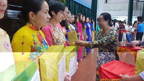 Tuyên dương 179 phụ nữ 2 giỏi