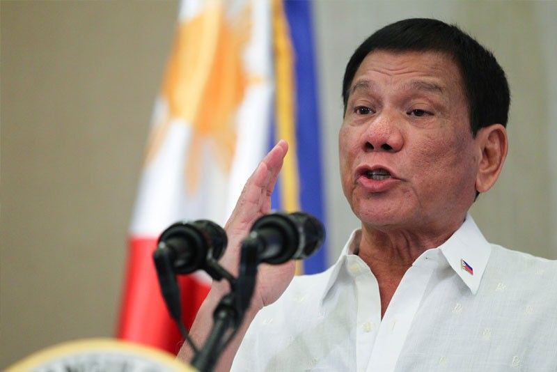 Ông Duterte dọa ném các nhà điều tra nhân quyền cho cá sấu ăn thịt