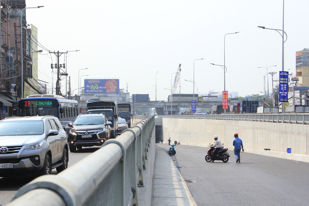 Cận cảnh hầm chui 3 tầng sắp đưa v&agrave;o sử dụng ở TP HCM - Ảnh 4.