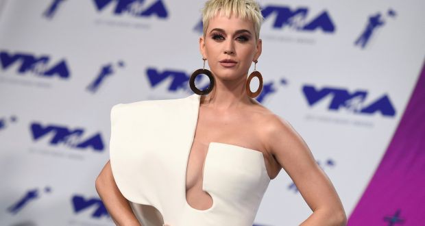 Nữ tu kiện tụng với Katy Perry đột tử tại tòa
