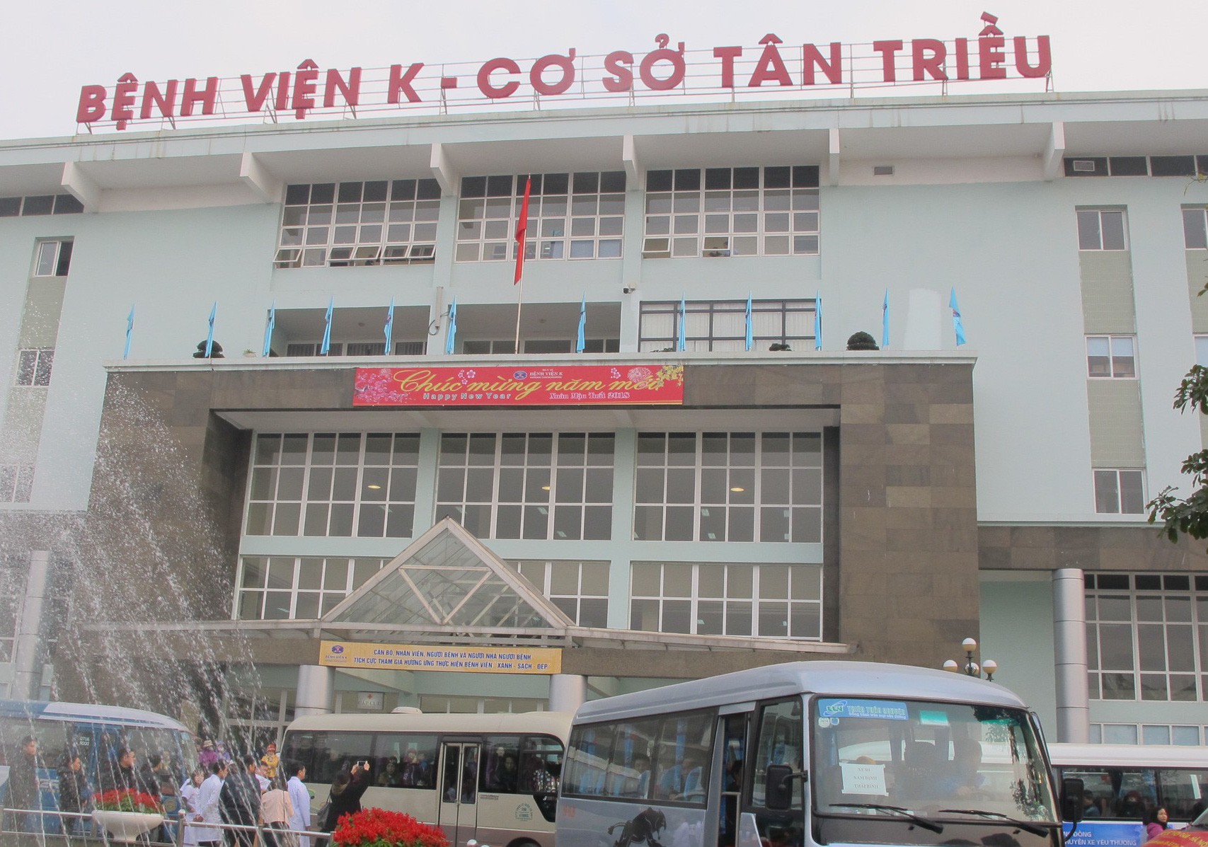 Bảo vệ Bệnh viện K đánh người nhà bệnh nhân rạn xương, nhập viện