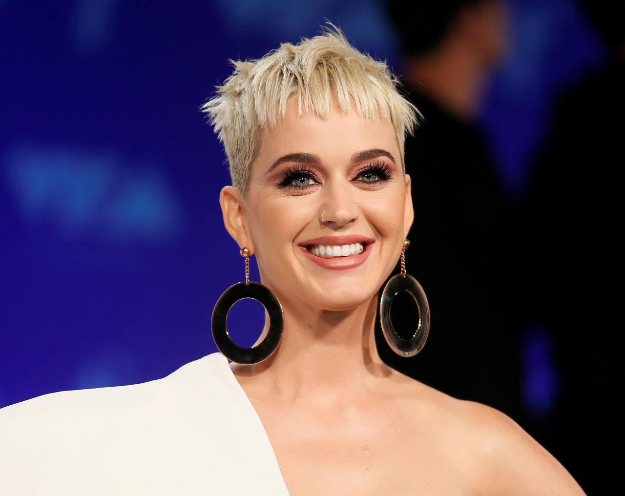 Nữ tu kiện tụng với Katy Perry đột tử tại tòa - Ảnh 1.