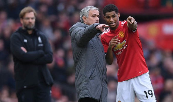 Mourinho khẩu chiến Frank de Boer v&igrave; Rashford - Ảnh 2.