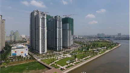 Rủi ro "bong bóng" 21 tỉ USD bơm vào bất động sản