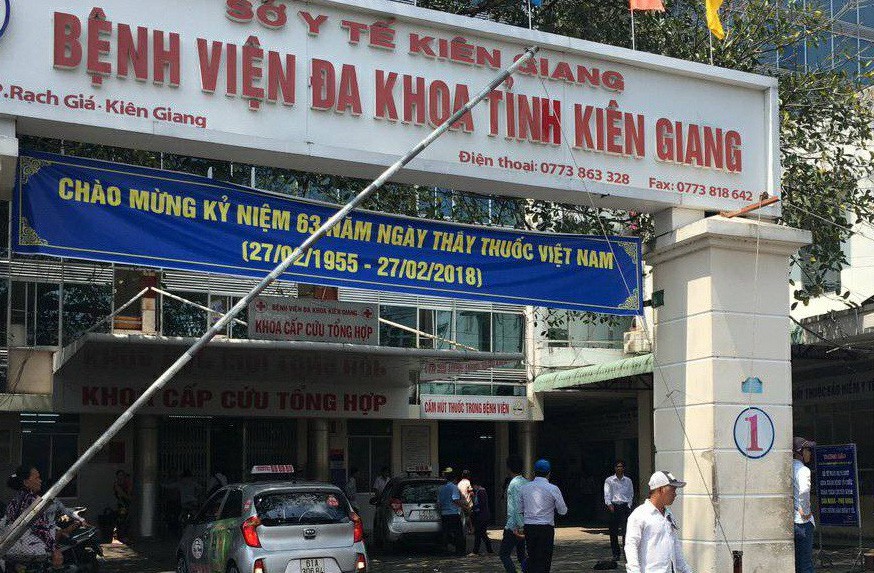 Cảnh cáo bác sĩ "đuổi" bệnh nhân về nhà
