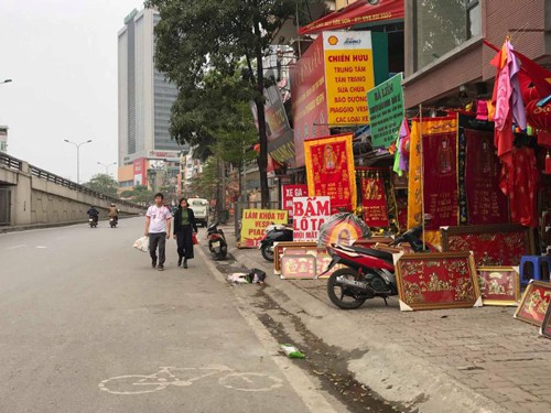 Lắp camera dẹp "loạn" vỉa hè