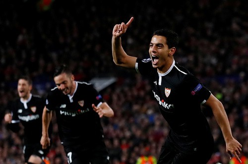 "Chàng lùn" Ben Yedder kéo sập pháo đài Old Trafford
